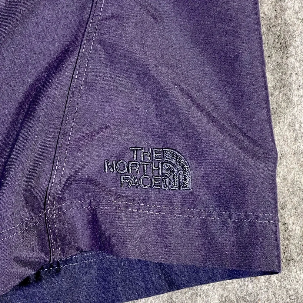 The North Face Shorts Mens Medium Navy Blue Polyester Microfiber 9